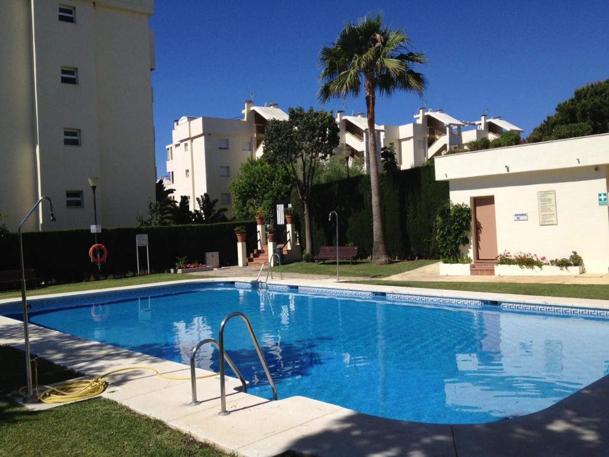 Beautiful Holiday Apartment 2 Bedroom Beach And Pool Malaga Marbella Calahonda Royale Mijas Costa Spain Exterior photo