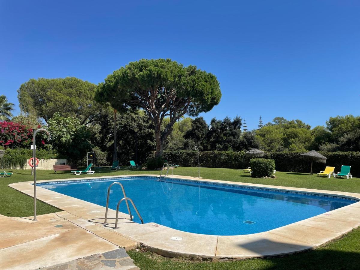 Beautiful Holiday Apartment 2 Bedroom Beach And Pool Malaga Marbella Calahonda Royale Mijas Costa Spain Exterior photo